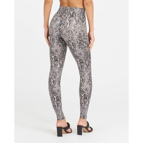 Spanx faux leather grey snake skin leggings 1x - Picture 2 of 6